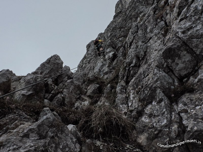 40 Ferrata MAURIZIO Anticima est Monte Alben.JPG -           